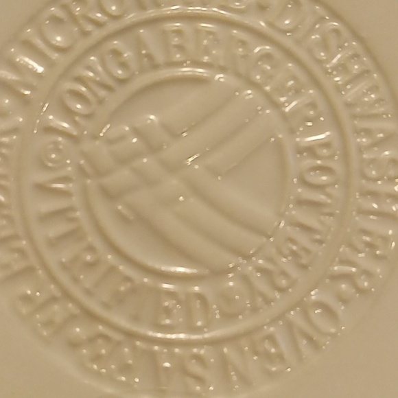 Longaberger Woven Traditions Salt Crock with wood lid - Picture 7 of 9